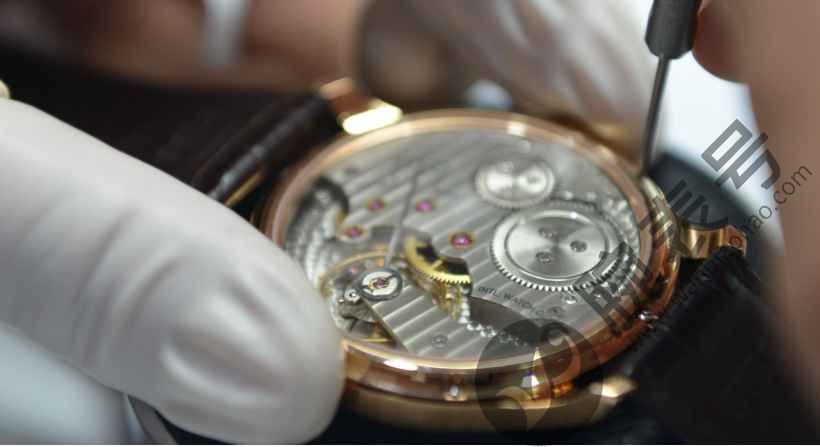 百年灵手表电池能用多久